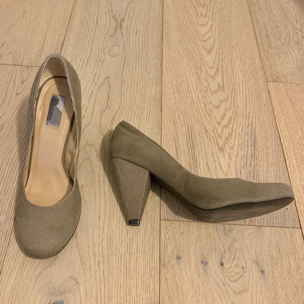 Urban Outfitters Grey Tapered Heels - Sz 9